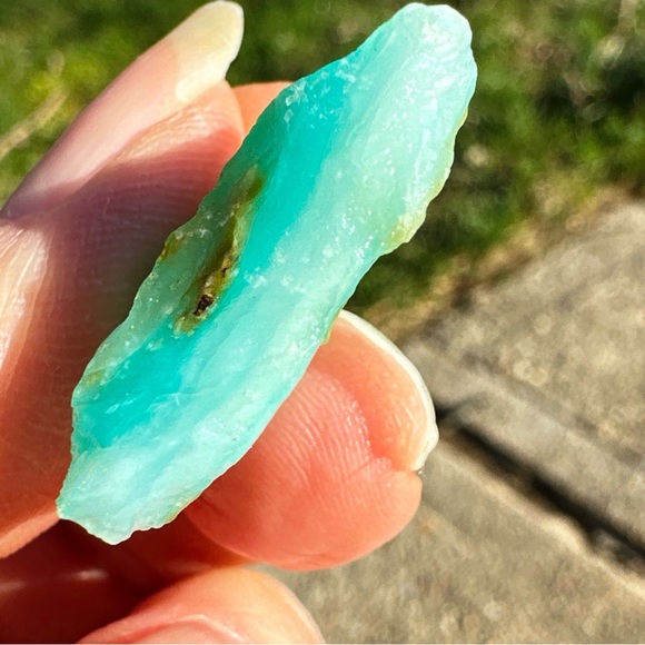 Peruvian 30.14 Carats Rare Andean Blue Opal Rough - Picture 13 of 17